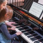 Où partir en juin pour apprendre le piano ?