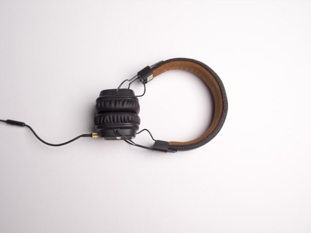 Top accessoires indispensables pour l&rsquo;écoute nomade
