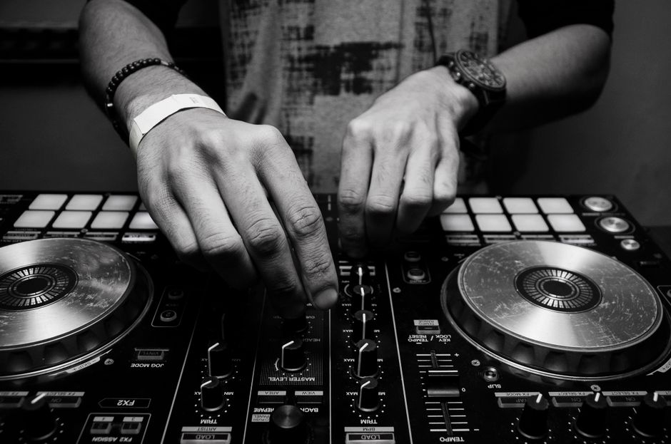 Audio‑Technica ATH‑M50x vs Sennheiser HD 25 — monitoring et DJ
