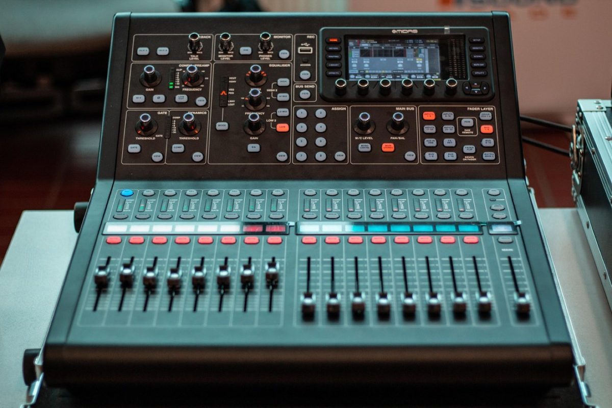 Guide pour choisir un casque studio: enregistrement et mixage