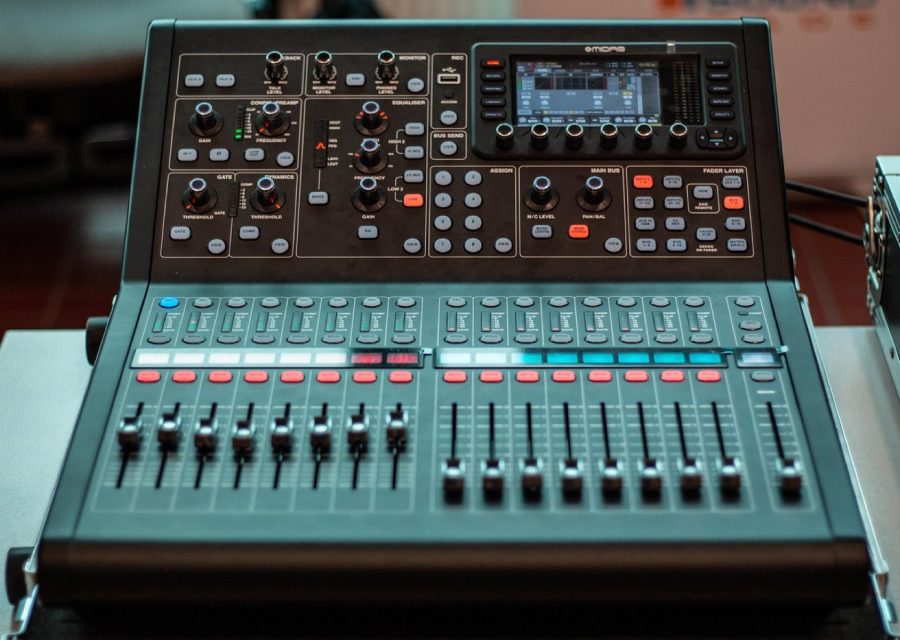 Guide pour choisir un casque studio: enregistrement et mixage
