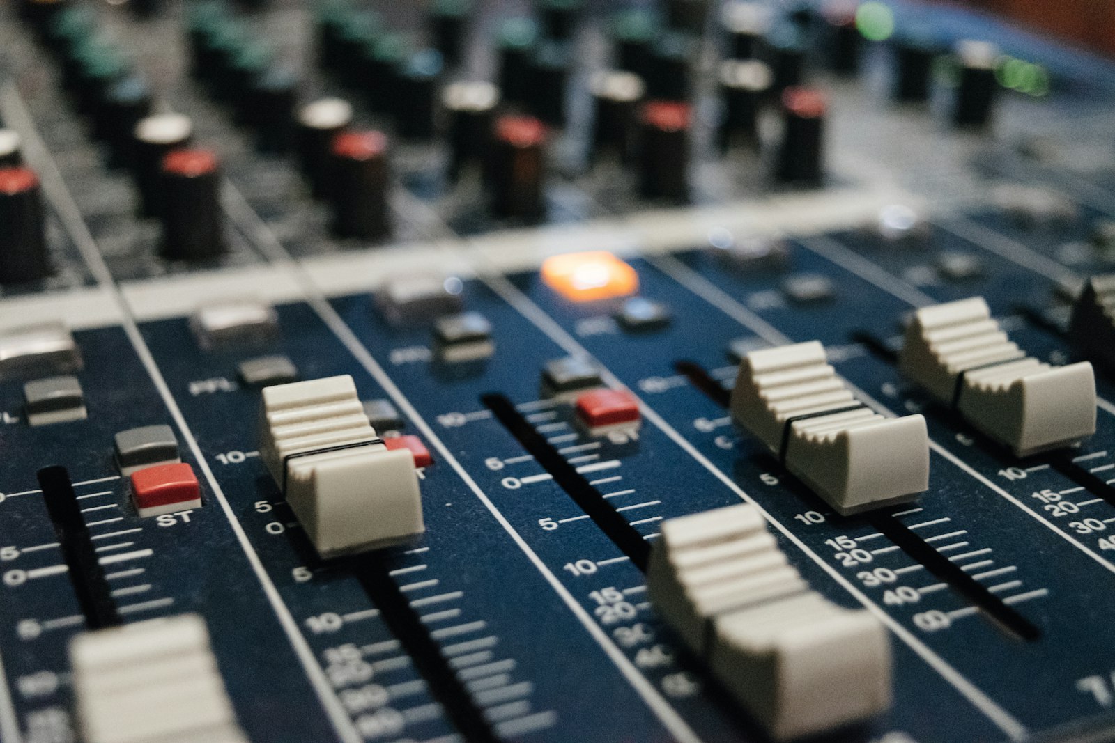 Pourquoi investir dans une carte son pour home studio en 2026 ?