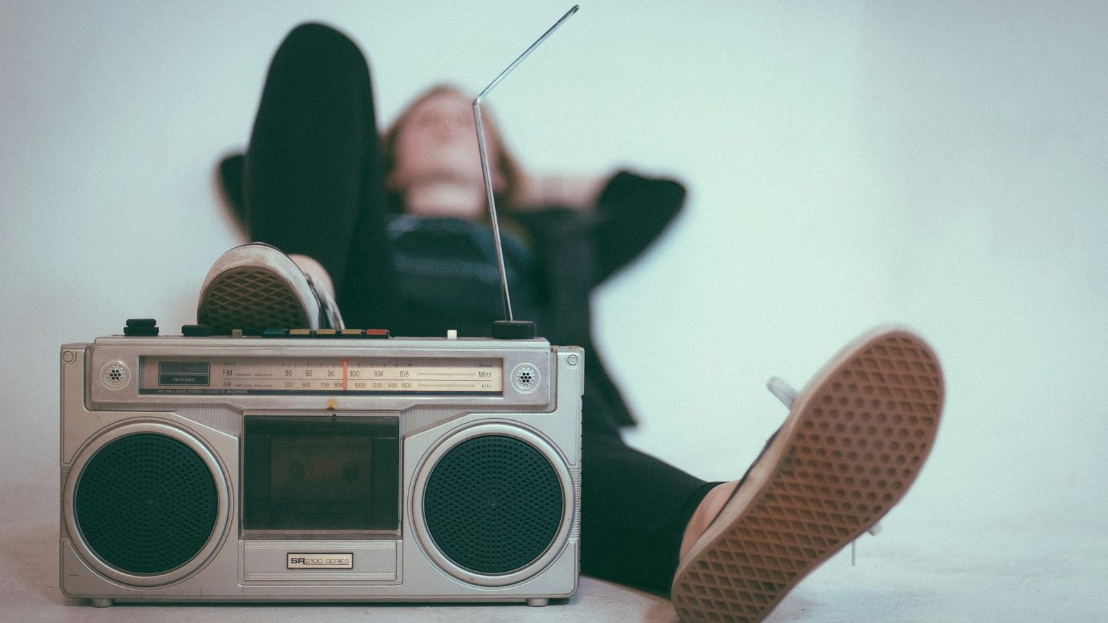 Quelle radio portable choisir pour vos voyages en 2026 ?