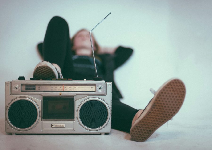 Quelle radio portable choisir pour vos voyages en 2026 ?