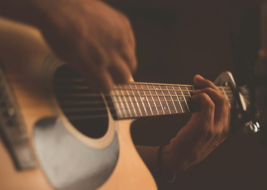 Enregistrer votre guitare acoustique : les secrets d&rsquo;un son parfait
