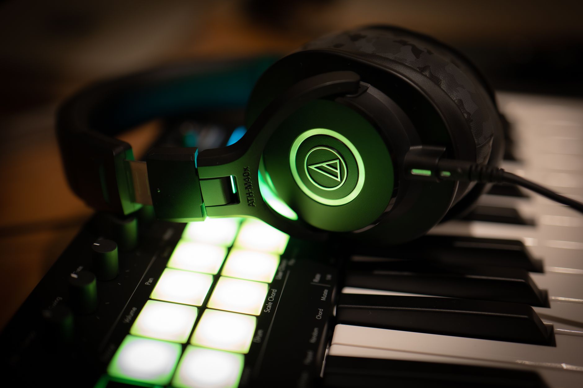 Guide pour choisir un casque studio: enregistrement et mixage