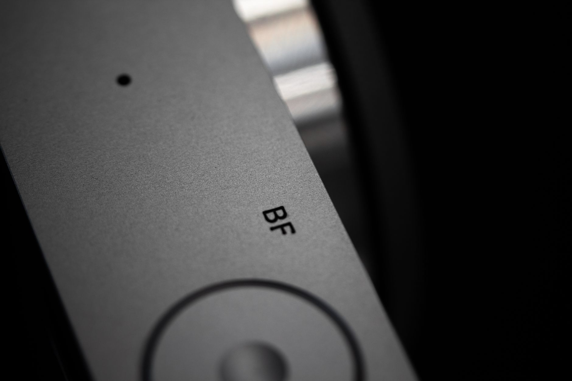 KEF R3 ou Bowers & Wilkins 705 : quelle enceinte choisir